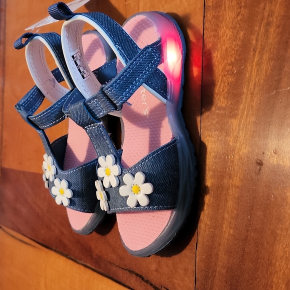 NEW Carters Light-up Sandals - Picture 3 of 4